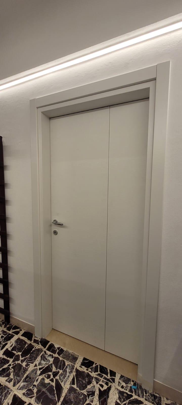 Porta interna doppia in finitura grigia